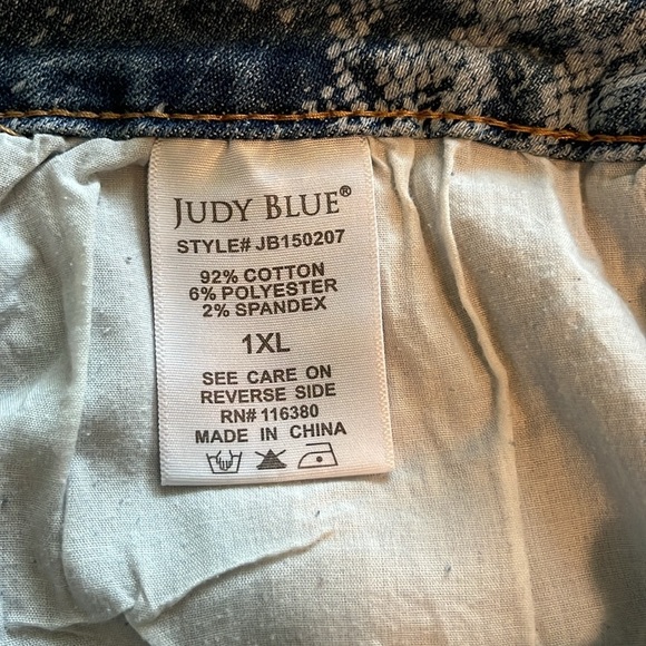 Judy Blue Cut Off High Rise Shorts Size 1XL - Picture 10 of 16